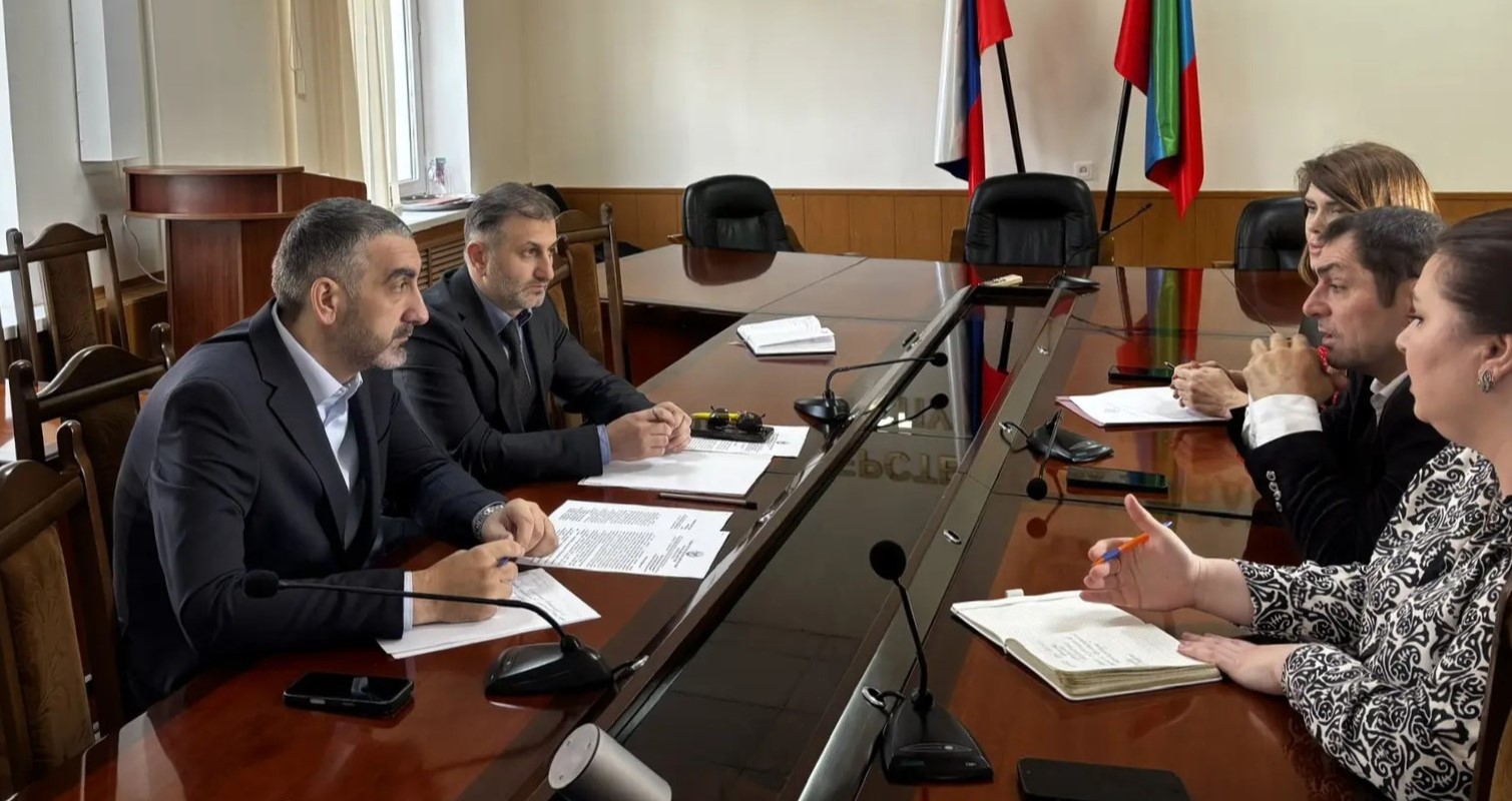 Любовь к малой родине и великой России»: в Дагестане обсудили воспитание молодежи в духовных школах